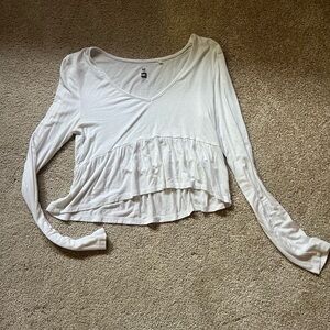 Me to We White Ruffle-Hem Long Sleeve Top